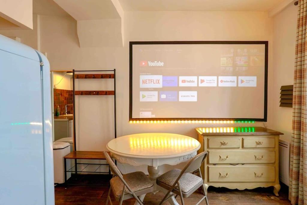 Studio With Home Cinema@Paris Chatelet Exterior foto
